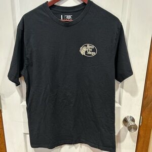 Bass Pro Shops “United We Stand” 2nd Amendment Graphic T-Shirt – Size Large